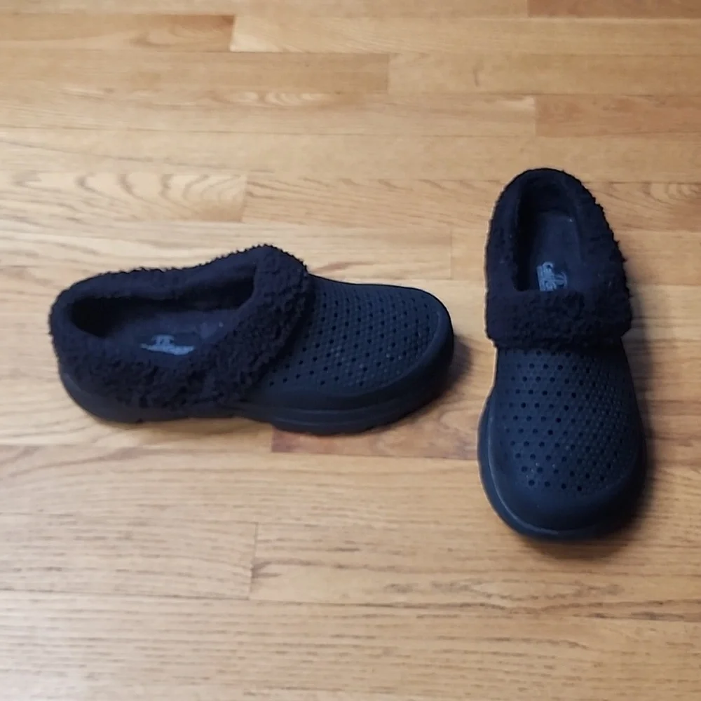 Sketchers Shoes